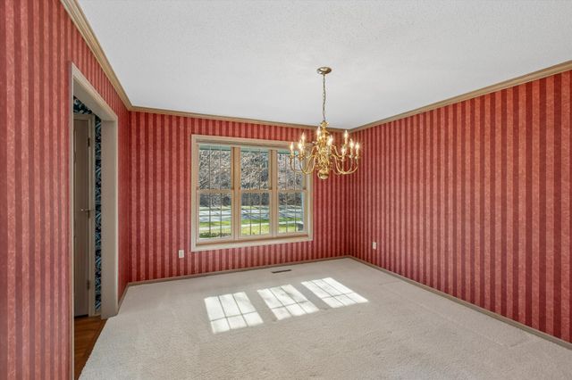 1001 Walden Court, Burnsville, MN 55337