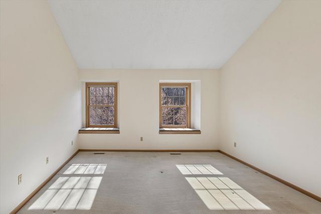 1001 Walden Court, Burnsville, MN 55337