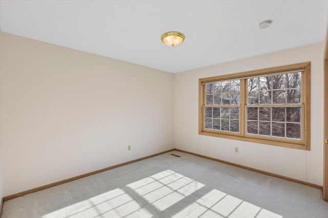 1001 Walden Court, Burnsville, MN 55337