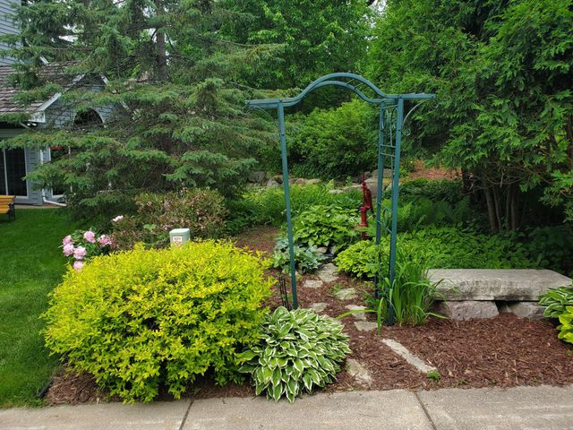 1001 Walden Court, Burnsville, MN 55337