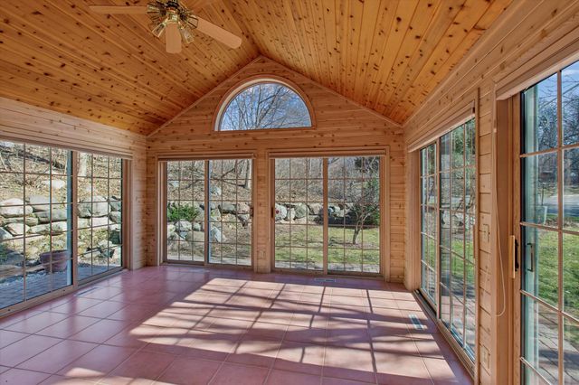 1001 Walden Court, Burnsville, MN 55337