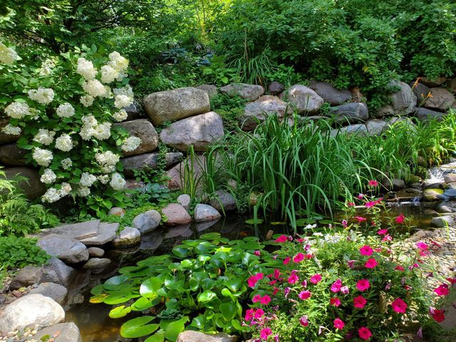 1001 Walden Court, Burnsville, MN 55337