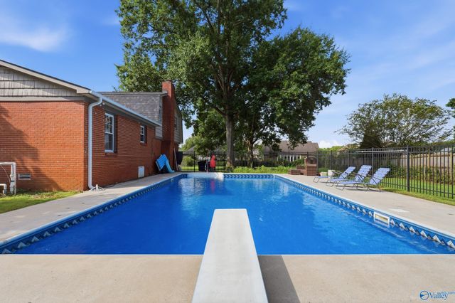 2204 Shannonhouse Road, Huntsville, AL 35803
