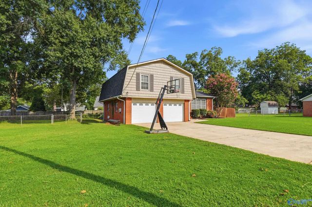 2204 Shannonhouse Road, Huntsville, AL 35803
