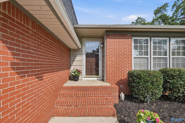 2204 Shannonhouse Road, Huntsville, AL 35803