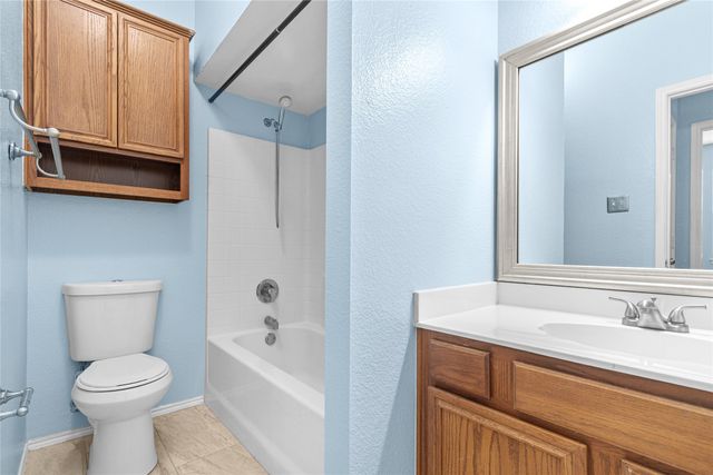 12652 Oakwood Circle, Fort Worth, TX 76040
