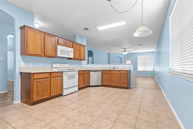 12652 Oakwood Circle, Fort Worth, TX 76040