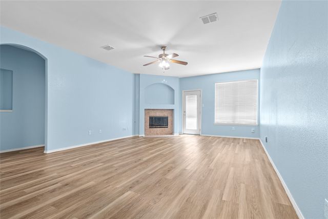 12652 Oakwood Circle, Fort Worth, TX 76040