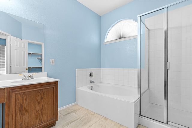 12652 Oakwood Circle, Fort Worth, TX 76040