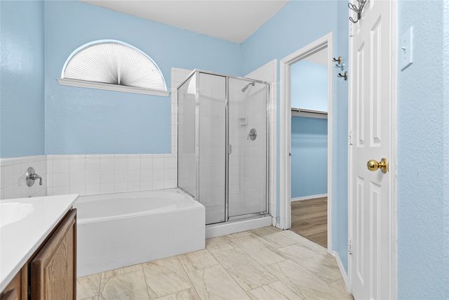 12652 Oakwood Circle, Fort Worth, TX 76040
