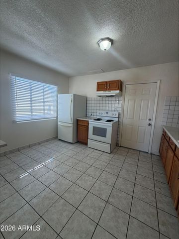 7221 N 26th Drive, Phoenix, AZ 85051