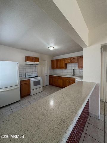 7221 N 26th Drive, Phoenix, AZ 85051