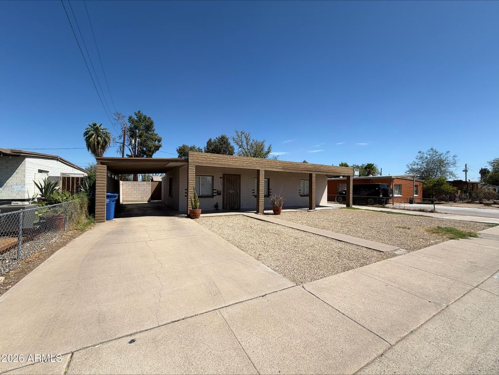 7221 N 26th Drive, Phoenix, AZ 85051
