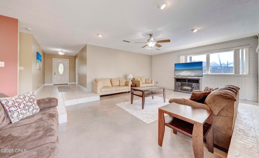 Image 8 of property listing at 8211 Laird Street, Panama City Beach, FL 32408