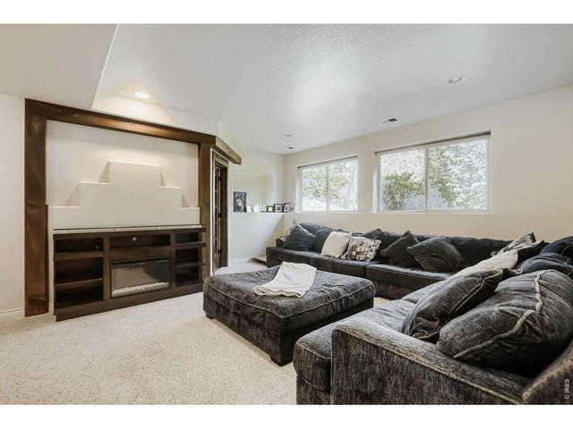 1979 Vista Dr, Loveland, CO 80538