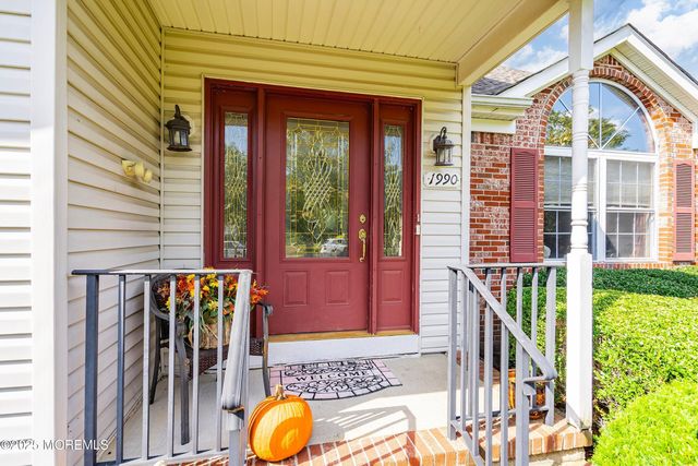 1990 Country Trce, Toms River, NJ 08753