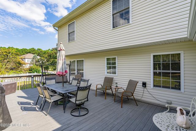 1990 Country Trce, Toms River, NJ 08753