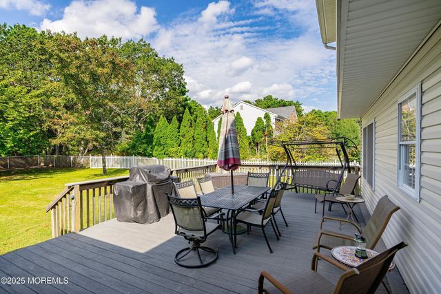 1990 Country Trce, Toms River, NJ 08753