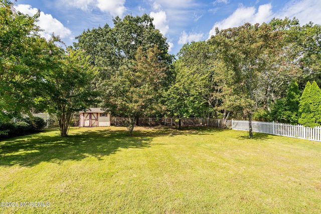 1990 Country Trce, Toms River, NJ 08753