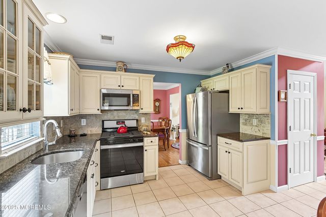 1990 Country Trce, Toms River, NJ 08753