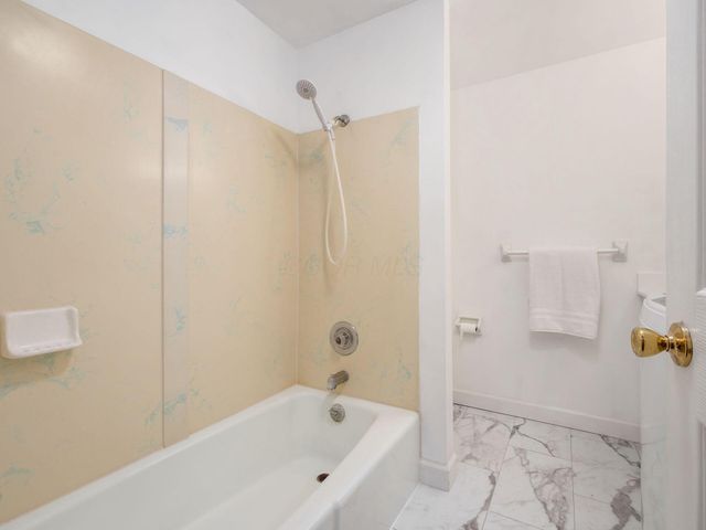 1295 Woodbrook Lane, 223, Columbus, OH 43223