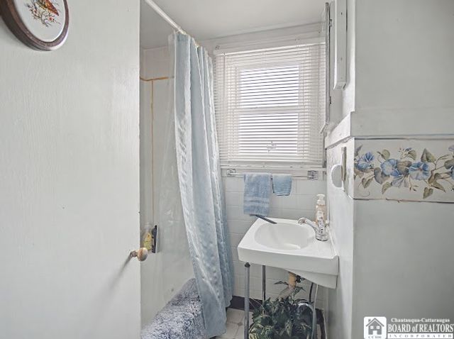 7 North Alleghany Avenue, Ellicott, NY 14701