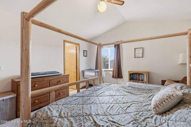1870 W Judy K Dr, Rathdrum, ID 83858