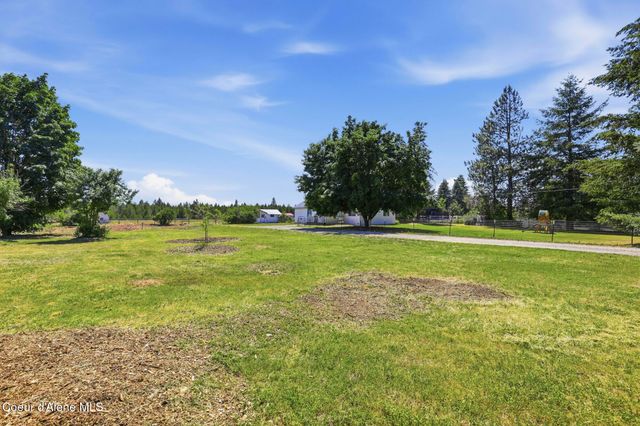 1870 W Judy K Dr, Rathdrum, ID 83858