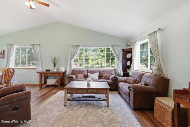 1870 W Judy K Dr, Rathdrum, ID 83858