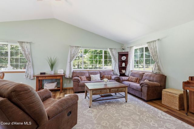 1870 W Judy K Dr, Rathdrum, ID 83858