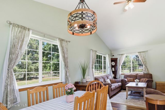 1870 W Judy K Dr, Rathdrum, ID 83858