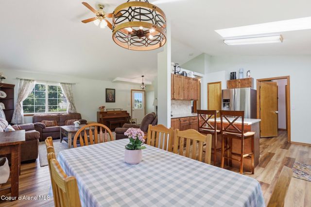 1870 W Judy K Dr, Rathdrum, ID 83858