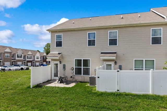 118 Champions Ln, Ashland City, TN 37015