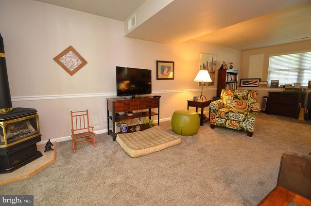 613 MALLARD DR, Manheim, PA 17545