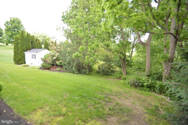 613 MALLARD DR, Manheim, PA 17545