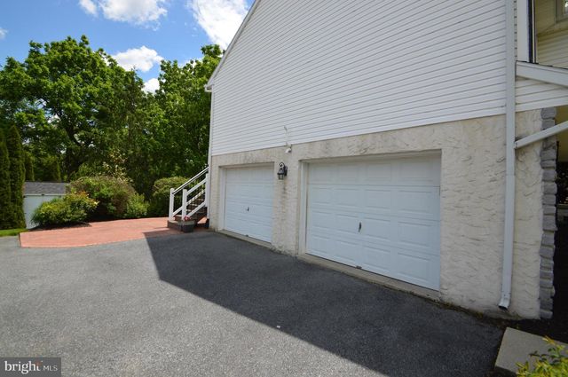613 MALLARD DR, Manheim, PA 17545