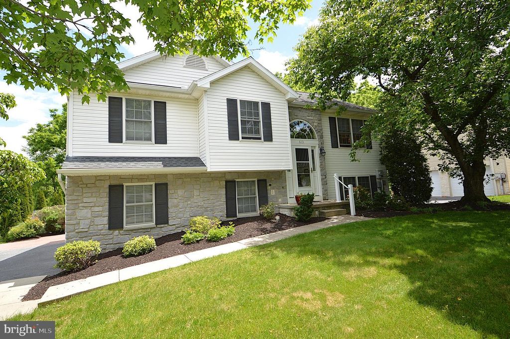 613 MALLARD DR, Manheim, PA 17545