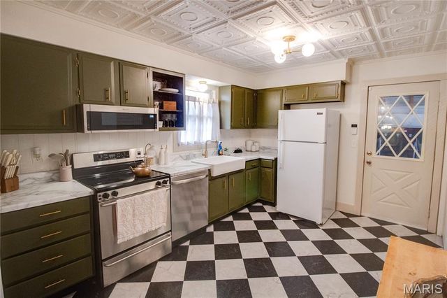 610 Vermont Street, Bethalto, IL 62010