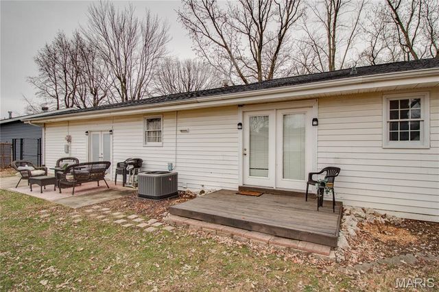 610 Vermont Street, Bethalto, IL 62010