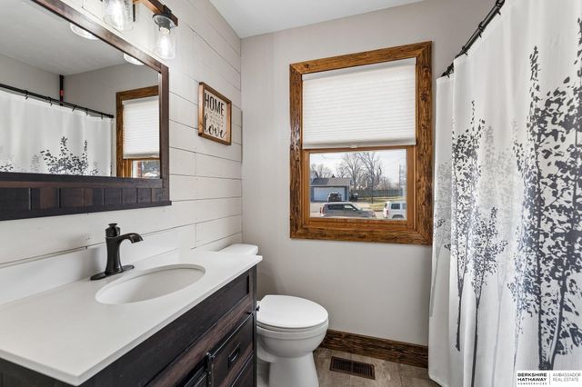 12858 A Street, Omaha, NE 68144