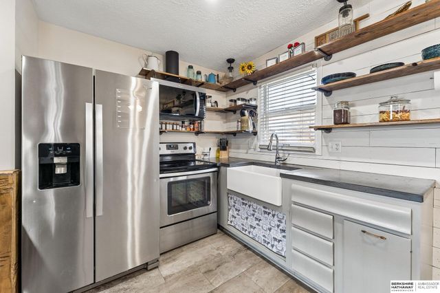 12858 A Street, Omaha, NE 68144