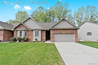 3129 Harbor Pointe Circle, Fenton, MI 48430