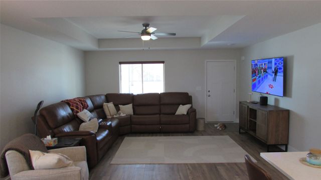 1608 Justice Way, Knoxville, IA 50138
