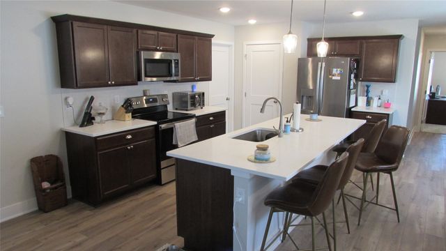 1608 Justice Way, Knoxville, IA 50138