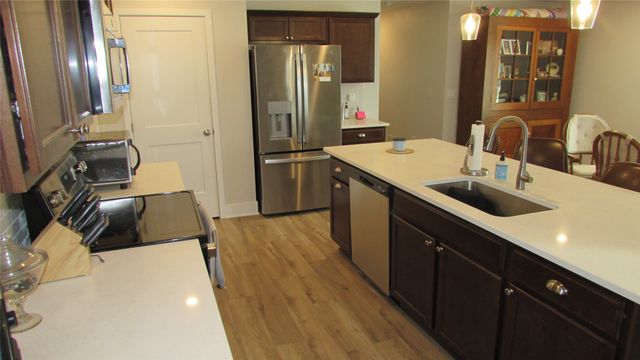 1608 Justice Way, Knoxville, IA 50138