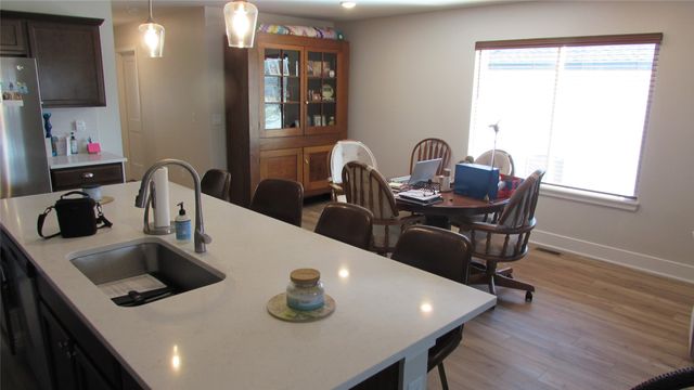 1608 Justice Way, Knoxville, IA 50138