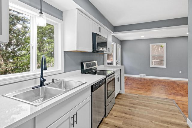 820 Point Douglas Road S, Saint Paul, MN 55119