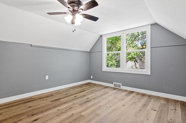 820 Point Douglas Road S, Saint Paul, MN 55119
