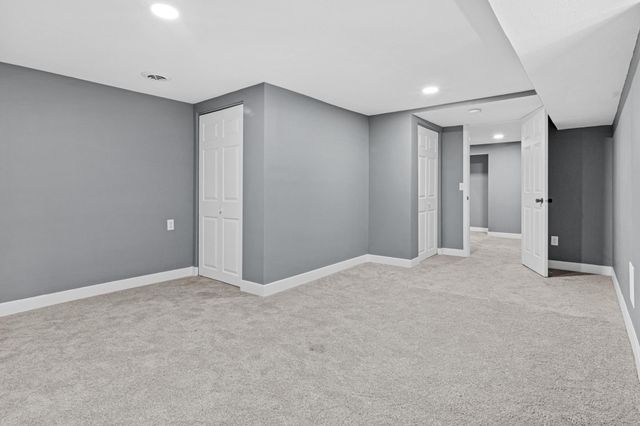 820 Point Douglas Road S, Saint Paul, MN 55119