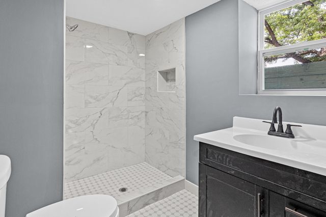 820 Point Douglas Road S, Saint Paul, MN 55119
